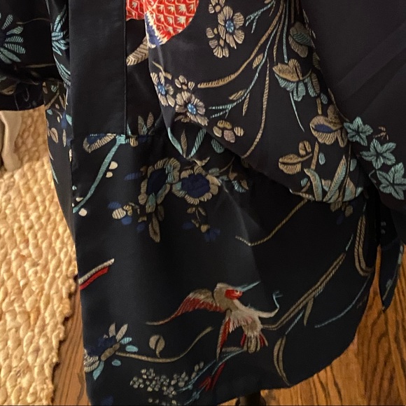 Beautiful Kimono Embroidered Blue  Small - Picture 11 of 16